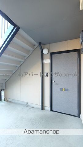 ノーブルシャトー1番館の玄関写真