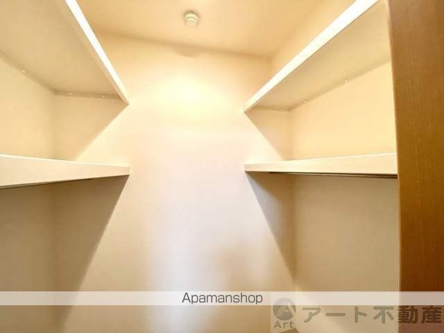 グランドゥール南松山の内装写真