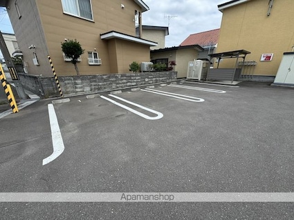 ベル　アビタシオン[2LDK/58.45m2]の駐車場2