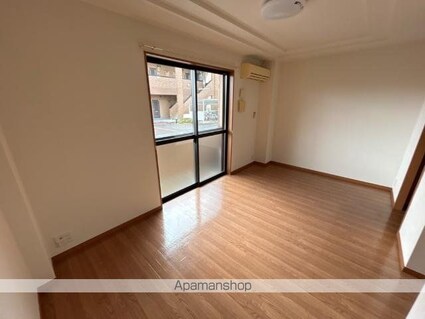 グランディール泰英１号館[1LDK/36m2]のリビング・居間1