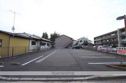 ロイヤルシティ[1R/33.43m2]の駐車場