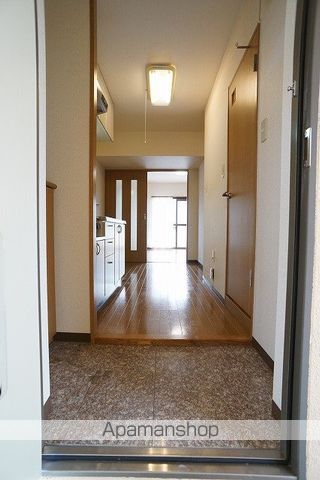 メゾンカネブンの玄関写真