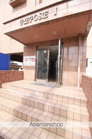 レポーゼ1の玄関写真