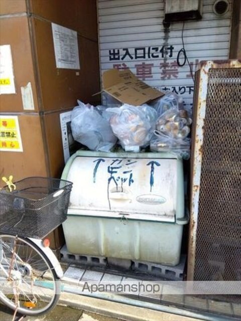 タウンビル[店舗/27.1m2]の共用部1