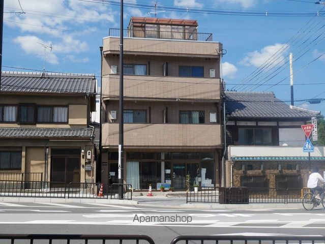 川上マンションの外観写真