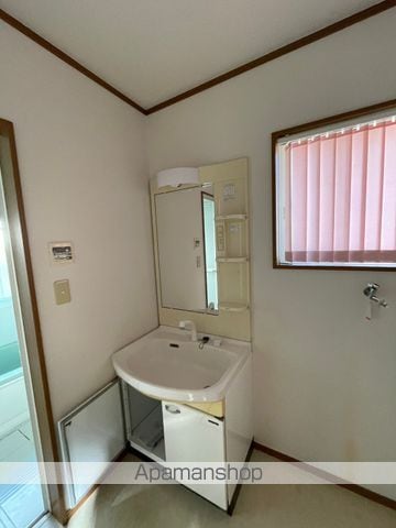 鵠沼海岸2丁目貸家の内装写真