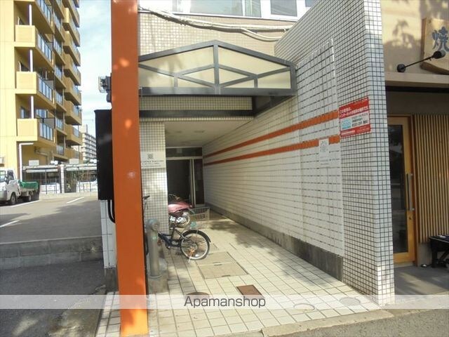 イーストアベニュー和歌山[1R/33.47m2]のエントランス