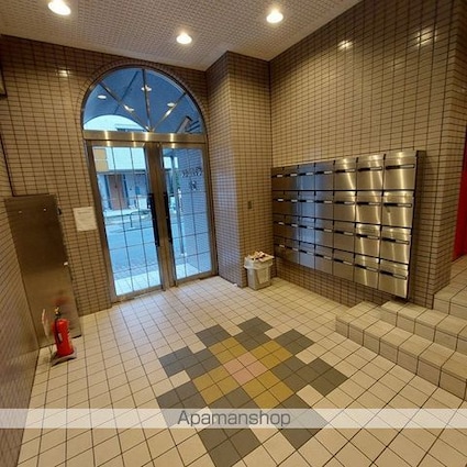 第一スカイハイツ足立[2LDK/51.81m2]の周辺1