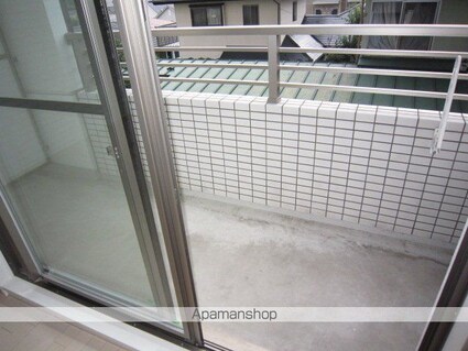 ヴィアーレ八幡三丁目[1R/31.07m2]のバルコニー