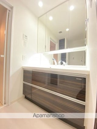 ロイヤルガーデンレインボーロード南８０１号[3LDK/78m2]の洗面所