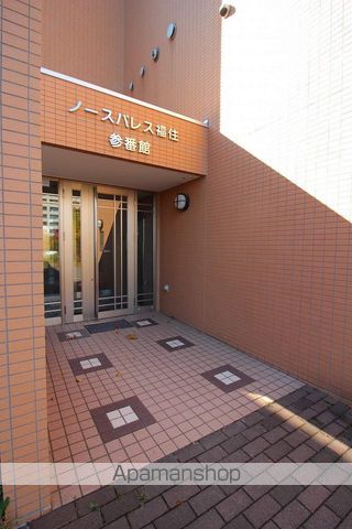 ノースパレス福住参番館の玄関写真