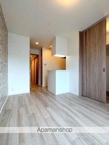 コンフォリア・リヴHOMMACHI WEST Qの内装写真