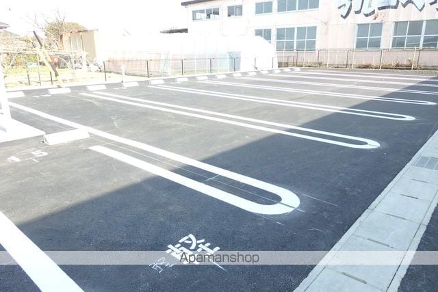 クローバー下平川IIIの外観写真