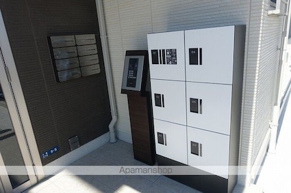 プティペル[1LDK/52.96m2]のエントランス2