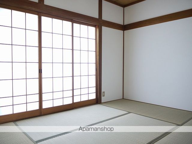 上原五味ハイツB棟の内装写真