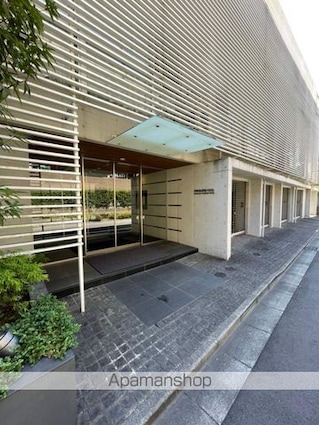 東京都新宿区南町[1LDK/47.56m2]のエントランス2