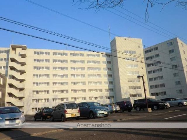 ロイヤルレインボー平岸A棟の外観写真