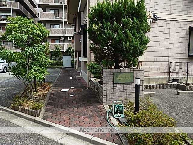 トロアメゾンの玄関写真
