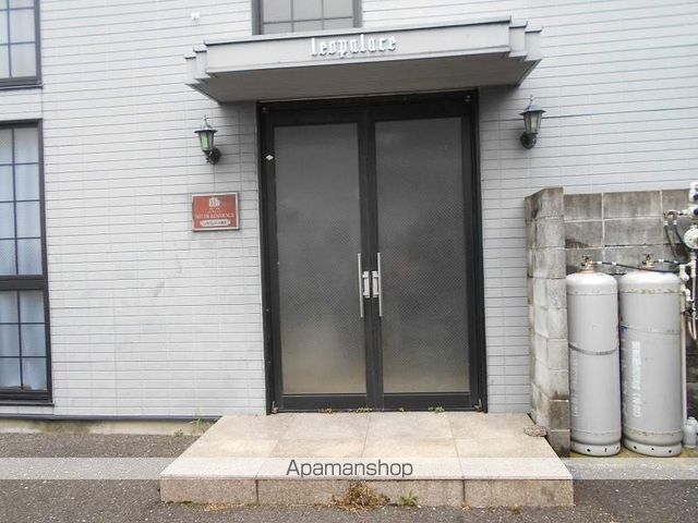 レオパレス小清水の玄関写真