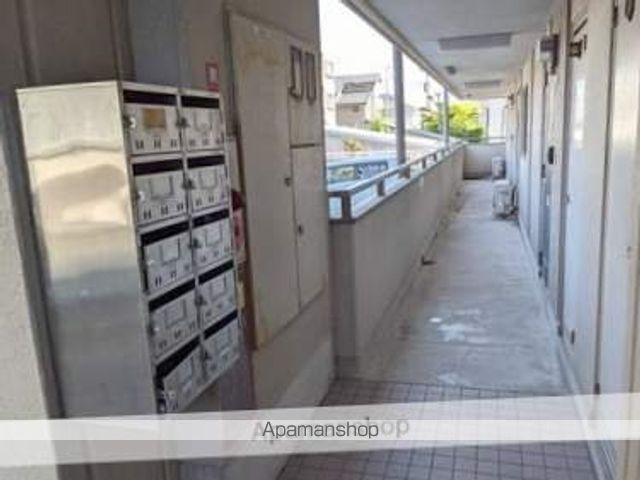 シャトーヴィオレの玄関写真