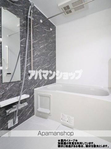 スレッドの内装写真