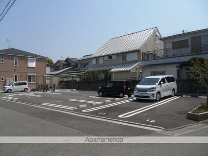 和歌山県和歌山市和歌川町[2LDK/60.18m2]の駐車場2
