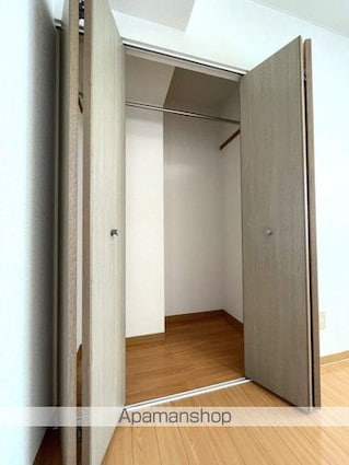 ロイヤルシティ参番館　若松町[2DK/45m2]の収納