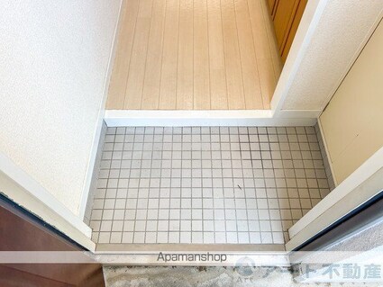 第６井上マンション[1K/22m2]の玄関