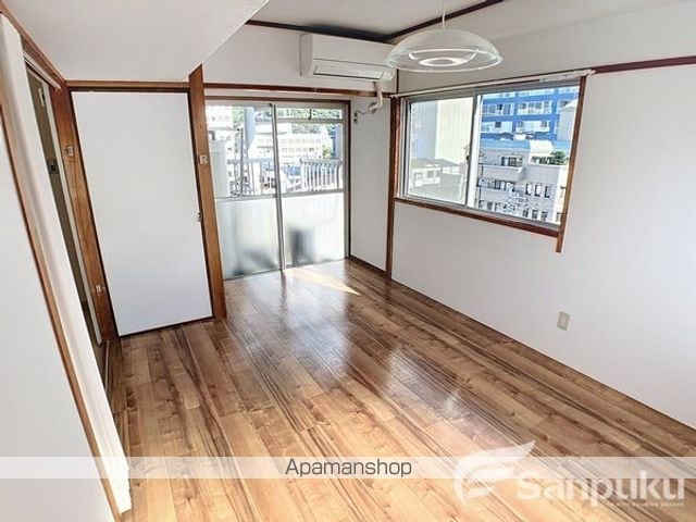山本屋ビルの内装写真