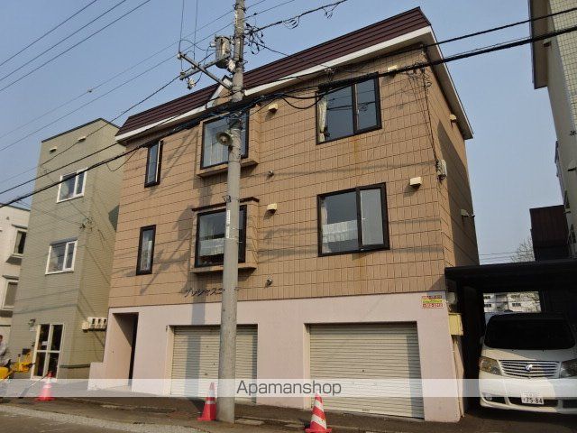 プレシャスコートの外観写真