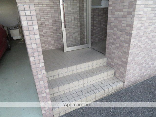 グリニッヂヴィレッジの玄関写真