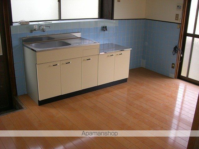 今治市 2階建 築46年の内装写真