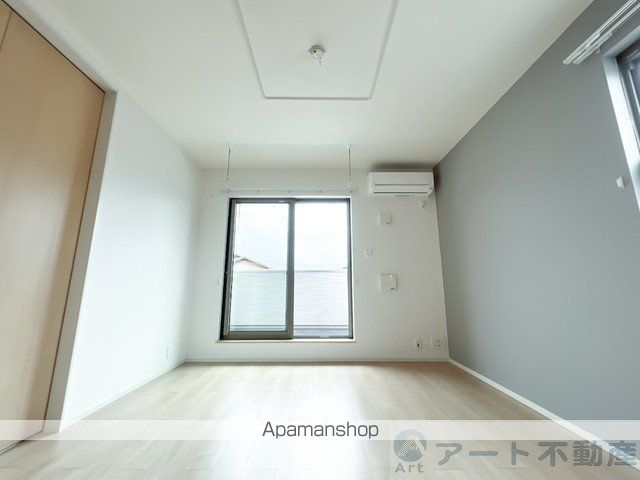 伊予郡砥部町 2階建 築9年の内装写真