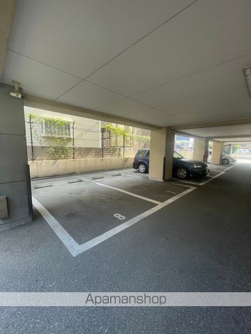 【福岡市博多区吉塚のマンションの写真】