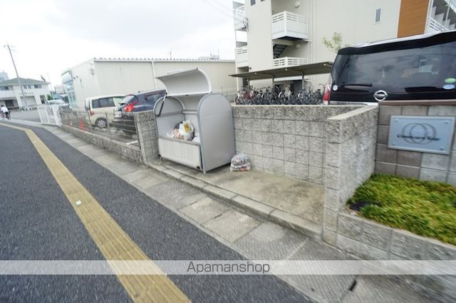 レオネクストコミンチャーレ九条の玄関写真