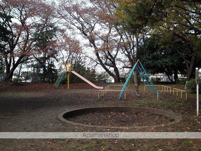 ショウウィングの周辺写真
