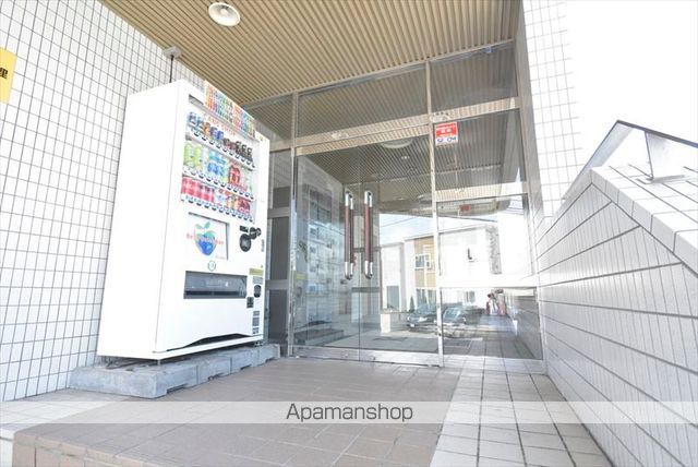 R4TMビルの玄関写真