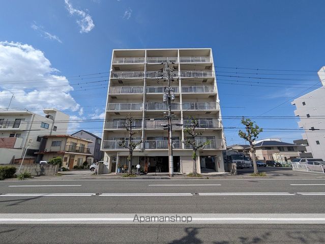 市川マンションの外観写真