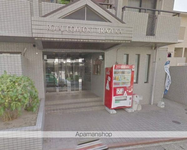 ロイヤルコンフォート寺塚の玄関写真