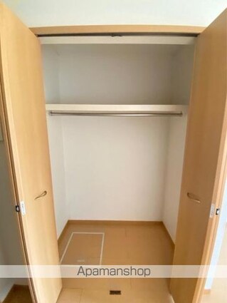 グランディス　Ｂ[1R/32.9m2]の収納
