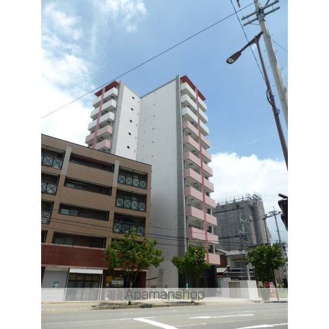 【福岡市博多区吉塚のマンションの外観2】