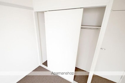 レオパレス新名[2DK/49.68m2]の収納