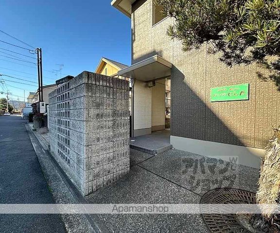 プティメゾンにしだの玄関写真