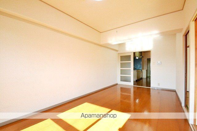 リファーマンションナオイの内装写真