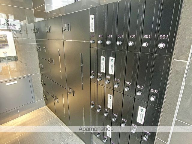 ファースト・レーベン竪町の玄関写真