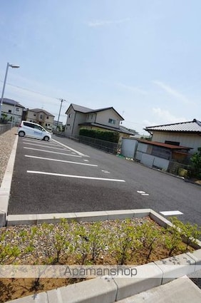 ラ・トゥール　一番館[1LDK/38.03m2]の駐車場1