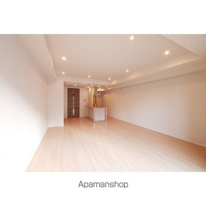 コンフォリア新宿イーストサイドタワー[1R/43.07m2]のリビング・居間1