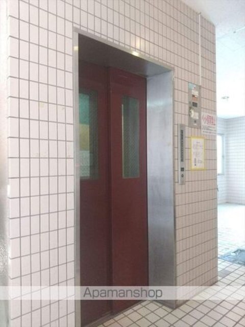 ヴィラパーク本町[3LDK/57.16m2]の共用部1