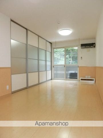 グリーンコート貝塚3号館の内装写真