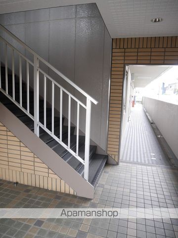 フォンテーヌ和泉の玄関写真